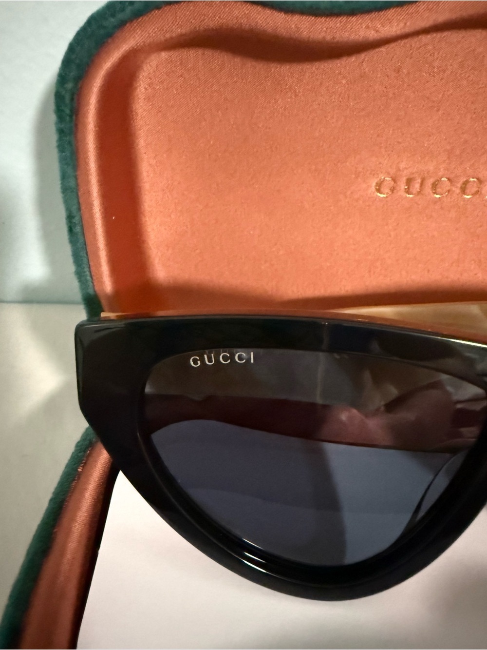 Gucci Blush Pink and Black Cat Eye Sunglasses Luxury Logo Temples! Made in Italy - Picture 7 of 15